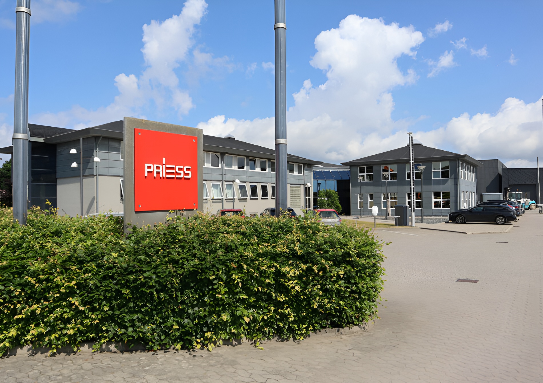 Billede af Priess A/S’ hovedkontor i Vinderup – samarbejdspartner i AI-projekt med WeZimplify.